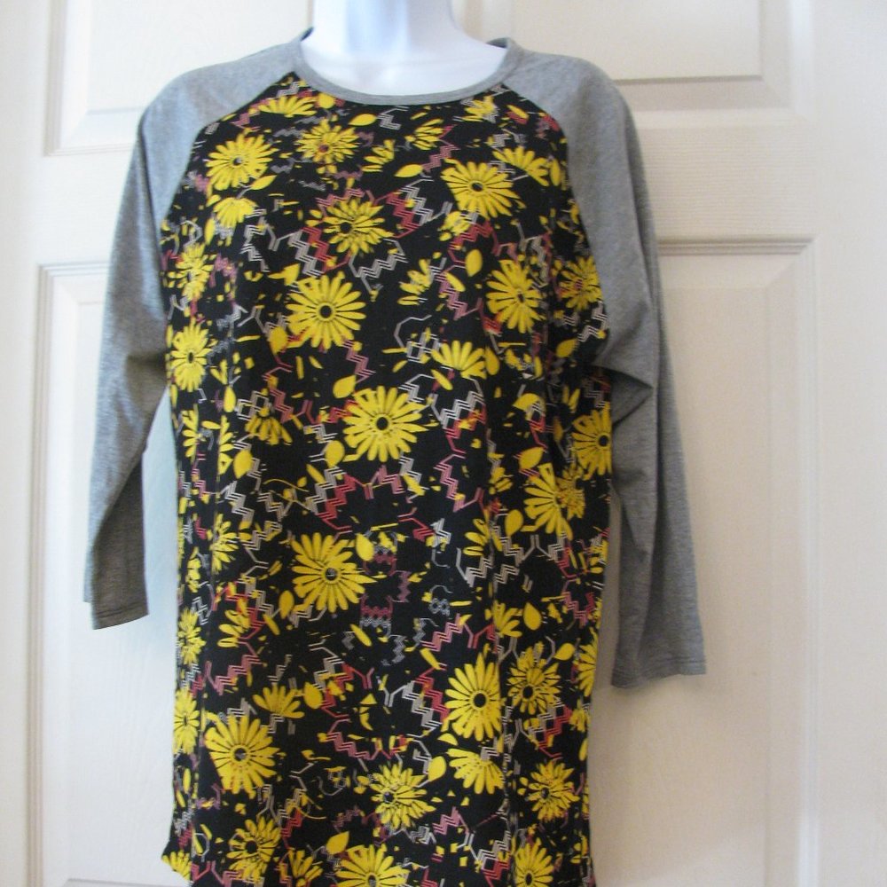 * 2/$15 LuLaRoe Randy Top Large NWT $35 Black Yellow Flowers Raglan 3/4 Sleeve